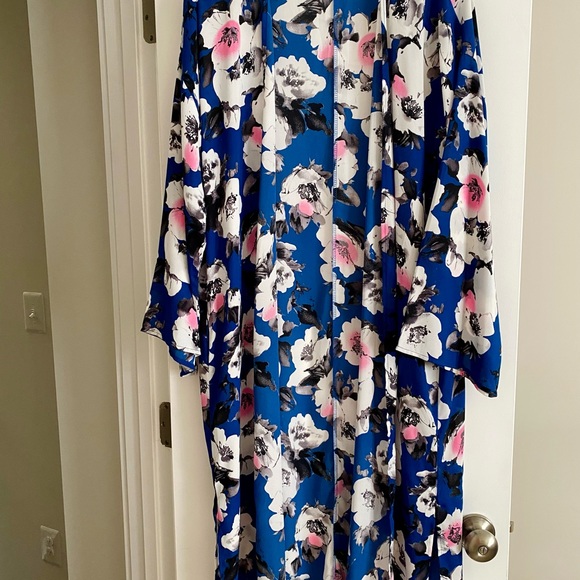Pocketed blue floral print chiffon cover-up - Picture 3 of 4